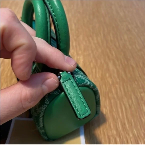 NWT Michael Kors Green Micro Duffle KeyFob - Picture 11 of 16